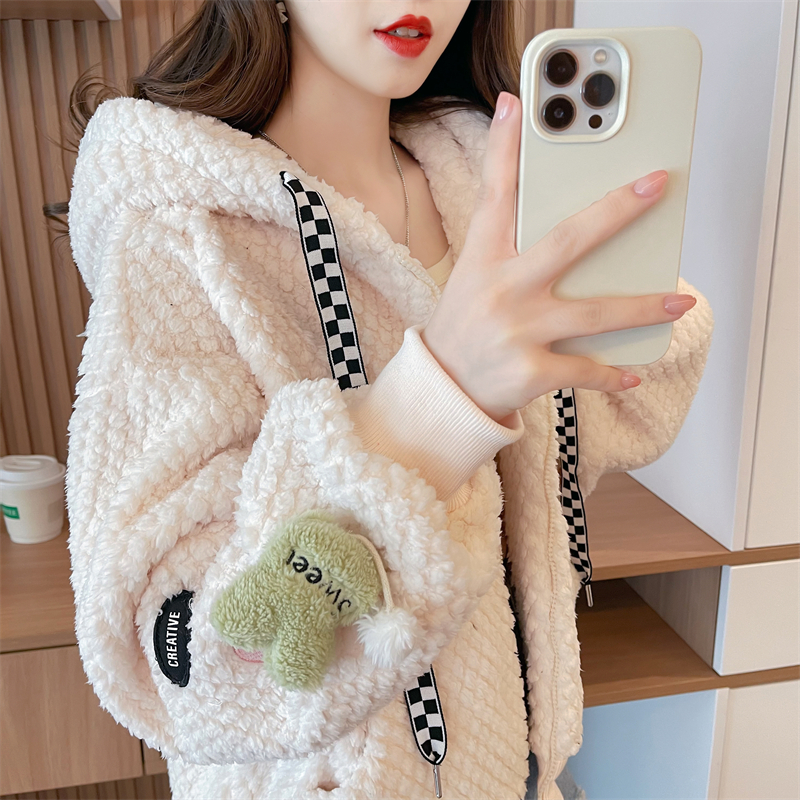 小个子卡通拼接羊羔毛外套女