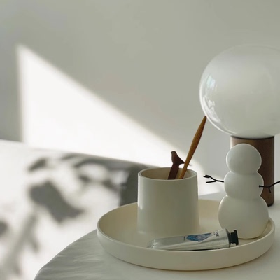 北欧设计师品牌陶瓷笔筒收纳盒