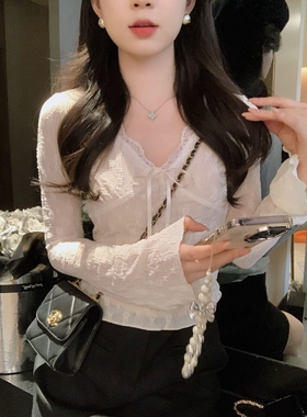 安璃 V领浮雕提花蕾丝真双层加绒百搭温柔仙气上衣蝴蝶结织带打底
