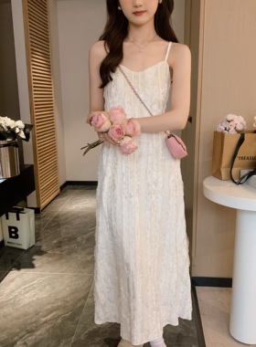安璃 重工艺蕾丝拼接丝绒吊带裙