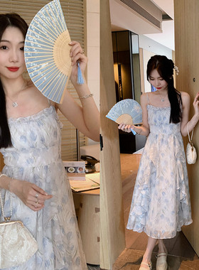 安璃 ANLI 温柔荷叶边蓝花吊带长裙木耳方领连衣裙气质收腰设计感