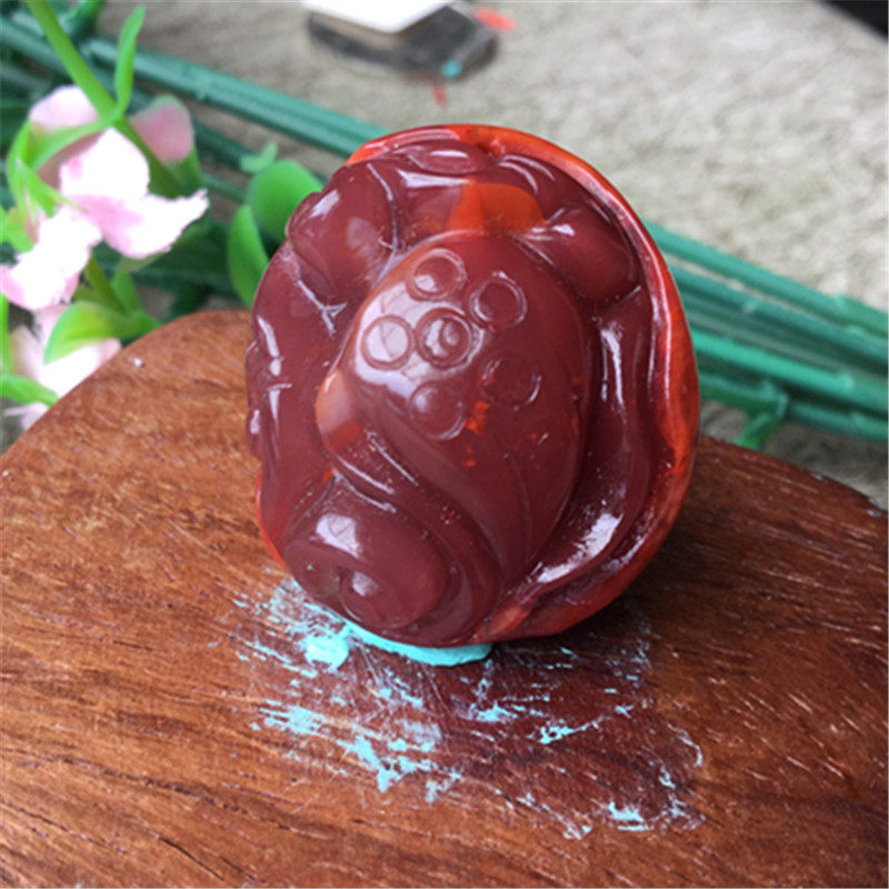 天然川料南红玛瑙荷花吊坠雕件 玫瑰红火焰纹莲花雕刻挂饰项坠