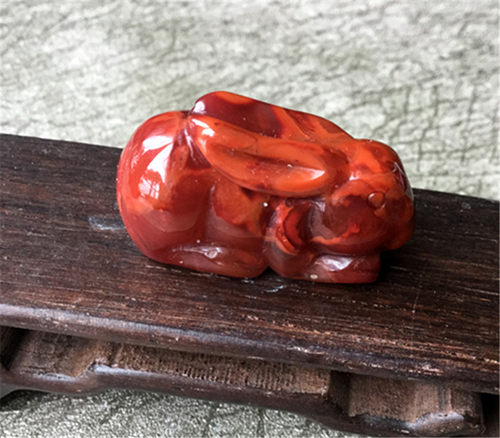 天然川料南红玛瑙玉兔玉石项坠