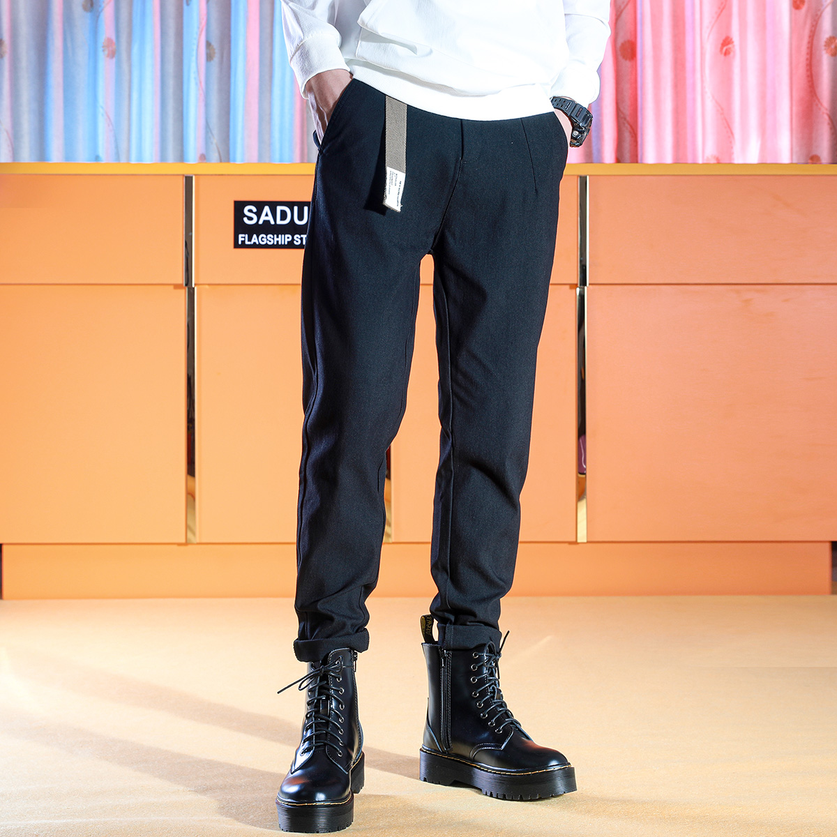 飒盾马丁靴搭配裤子男秋冬宽松直筒垂感小西裤韩版潮流秋季休闲裤