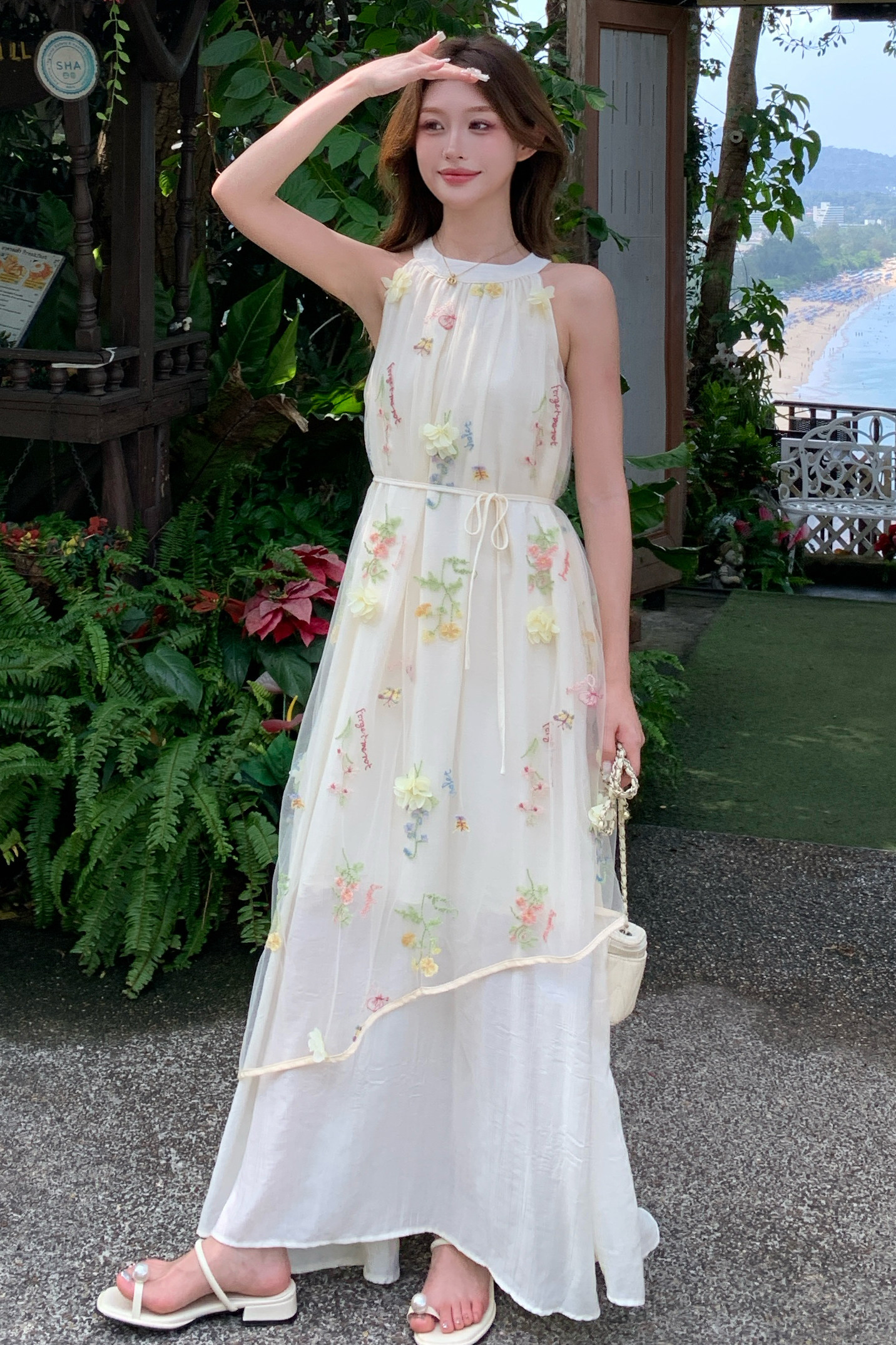 高级感挂脖花朵刺绣连衣裙女2025夏季新款法式宽松度假风仙女裙潮,女装连衣裙,浙宝170