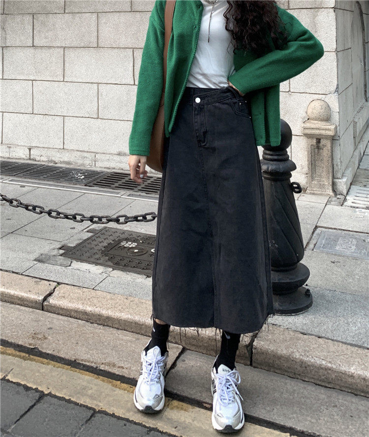 A-line skirt with irregular denim skirt