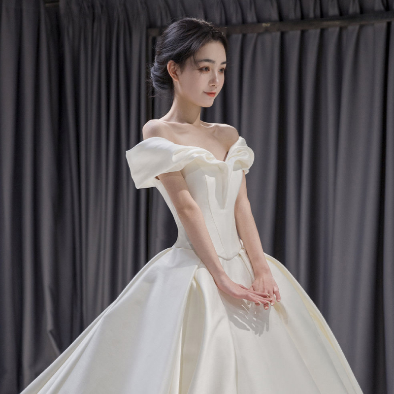 Nostalgic for the main gauze satin wedding dress 2024 new temperament bride's winter court style princess princess shoulder shoulders simple Nostalgic for the main gauze satin wedding dress 2024 new temperament bride's winter court style princess princess shoulder shoulders simple