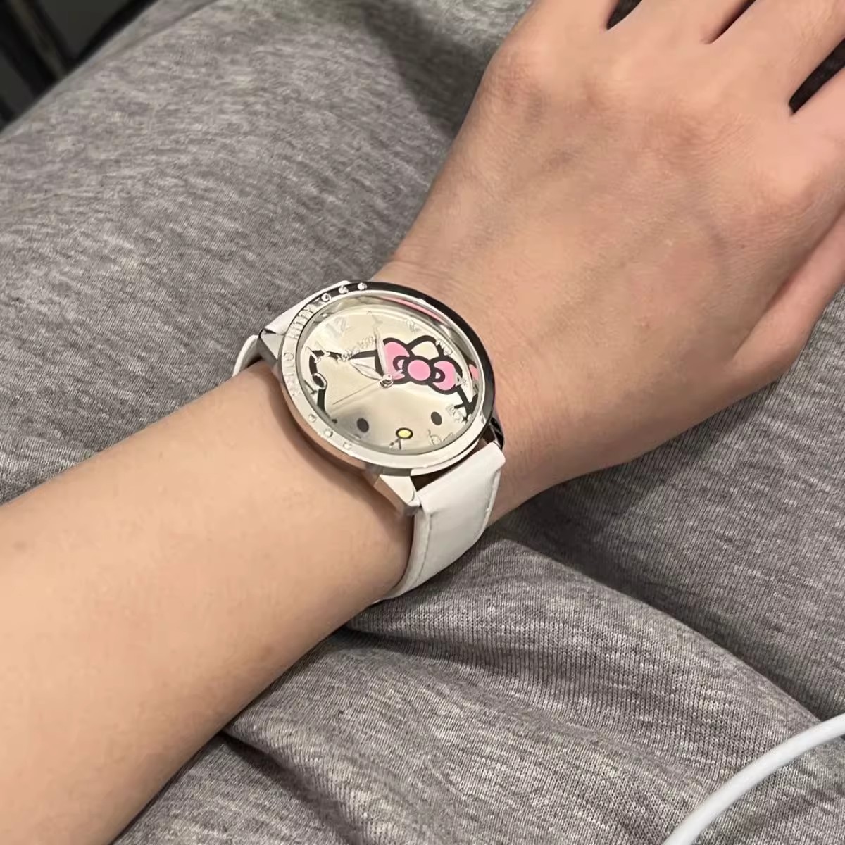 ins高颜值学生女小众轻奢可爱腕表少女心甜妹礼物Hellokitty手表