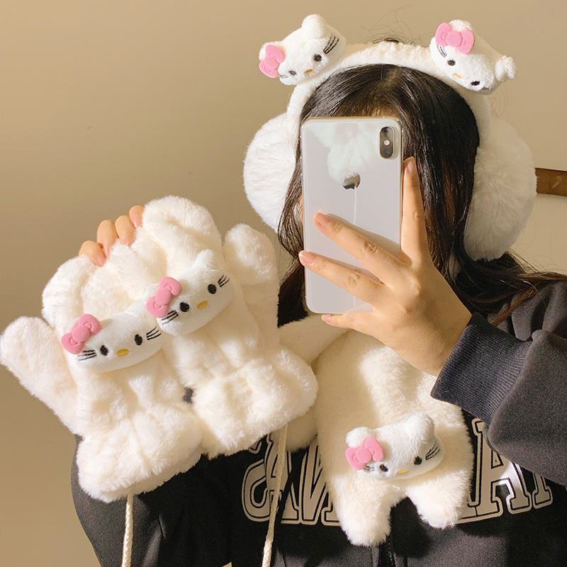 可爱卡通毛绒手套耳罩围巾三件套女冬季保暖防寒学生百搭户外骑行