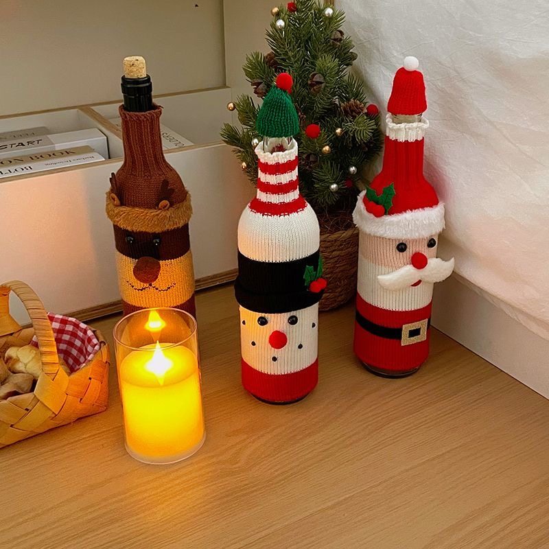 圣诞节圣诞装饰卡通酒瓶老人雪人香槟红酒针织氛围餐厅布置装扮