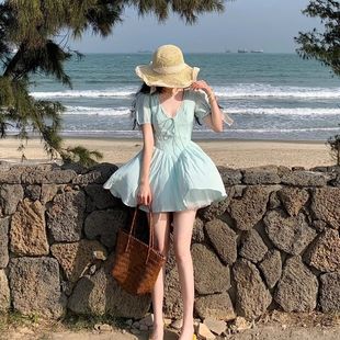 大码 设计感收腰显瘦a字短裙 胖mm度假风甜美V领泡泡袖 连衣裙女夏季