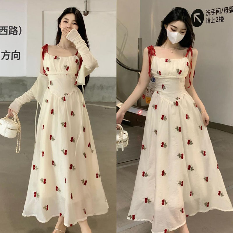 小清新森系吊带连衣裙女夏季温柔