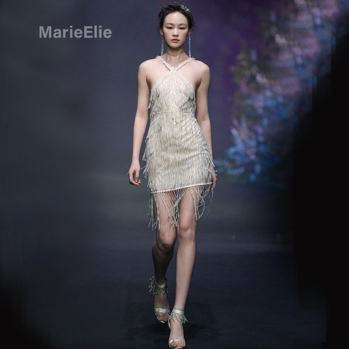 Marie Elie轻奢挂脖流苏连衣裙女白色亮片显瘦包臀裙气质女神范