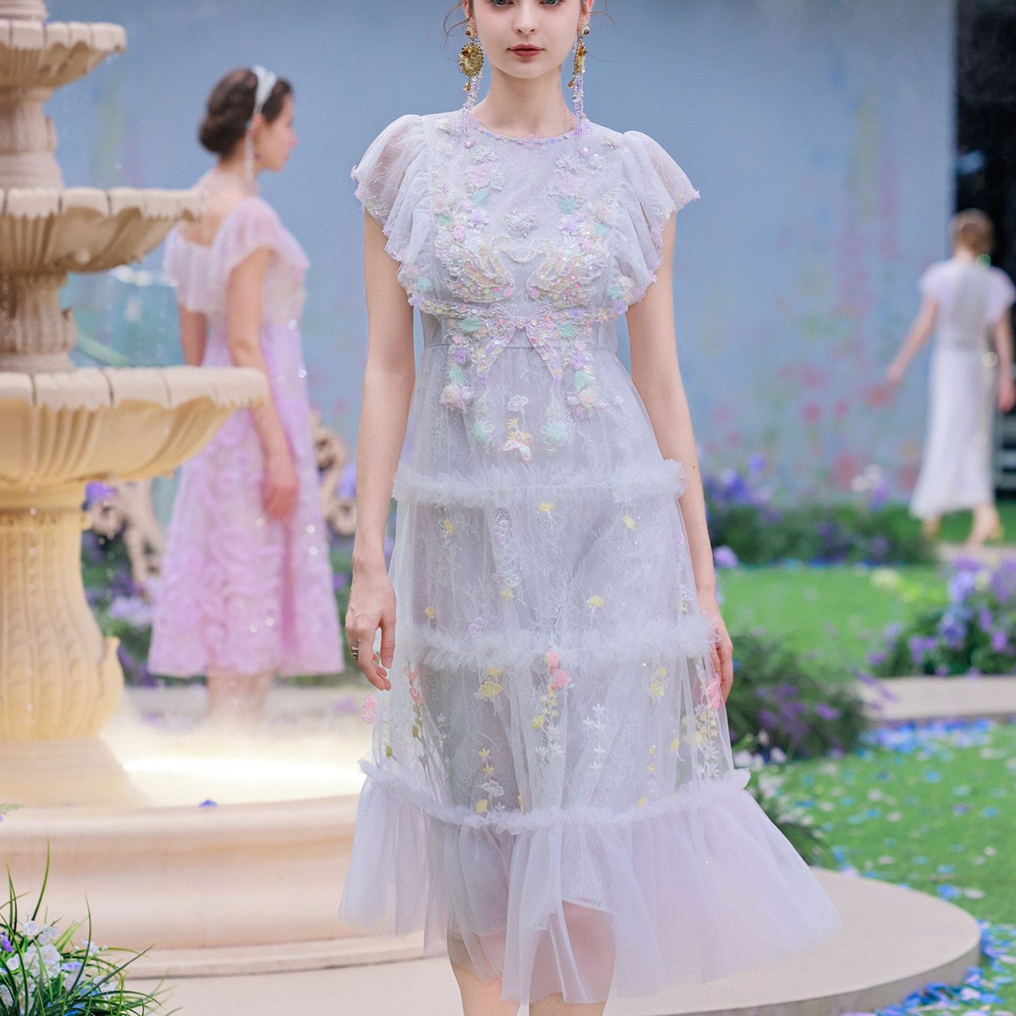 Marie Elie霓虹天鹅秀款钉珠连衣裙2025夏季新品