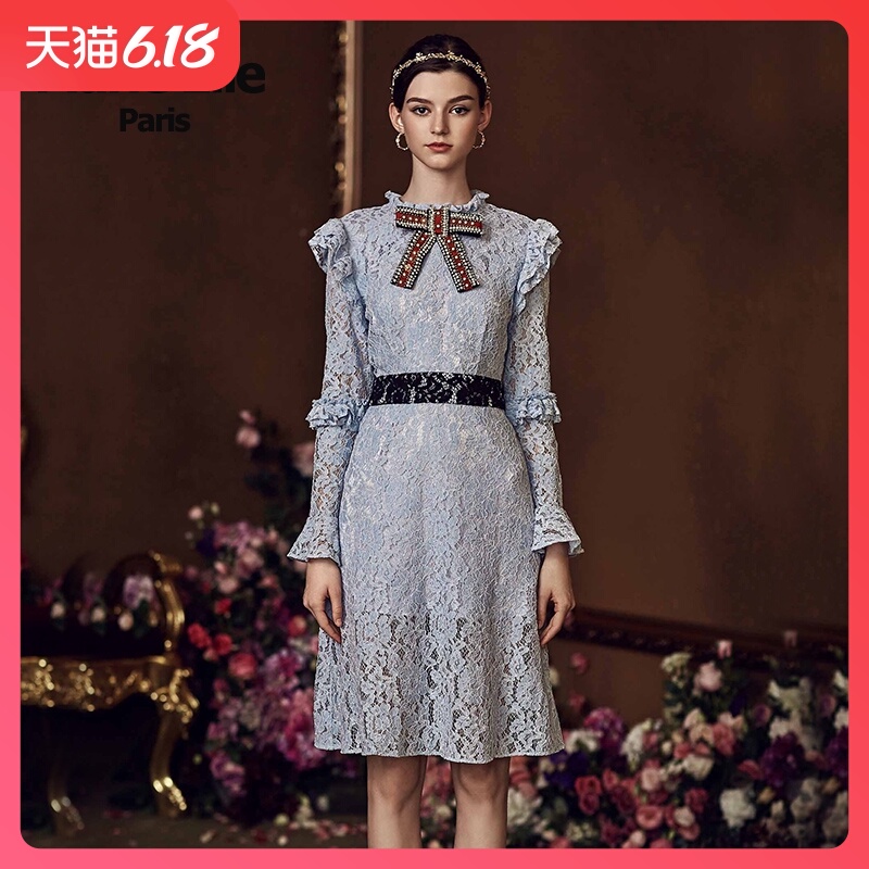 Marie Elie早秋经典款花朵领喇叭袖修身高腰蕾丝连衣裙女