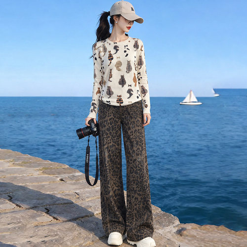 秋季新款时尚百搭套装女气质圆领印花长袖上衣阔腿牛仔裤两件套潮
