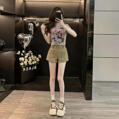 夏季穿搭休闲时尚套装女减龄显瘦圆领T恤复古街头直筒短裤两件套