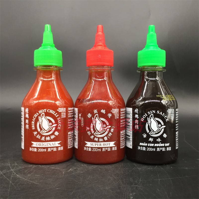 Sriracha Hot Chilli Sauce是拉差辣椒酱海鲜味酱泰