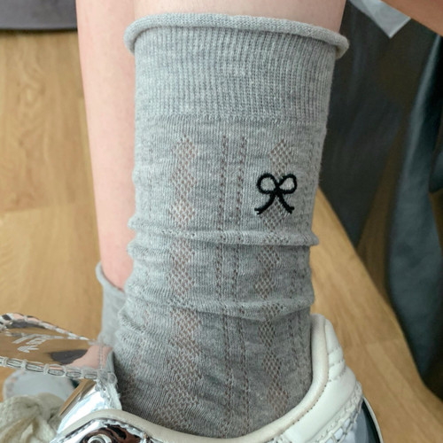 miu灰色卷边蝴蝶结袜子女中筒袜