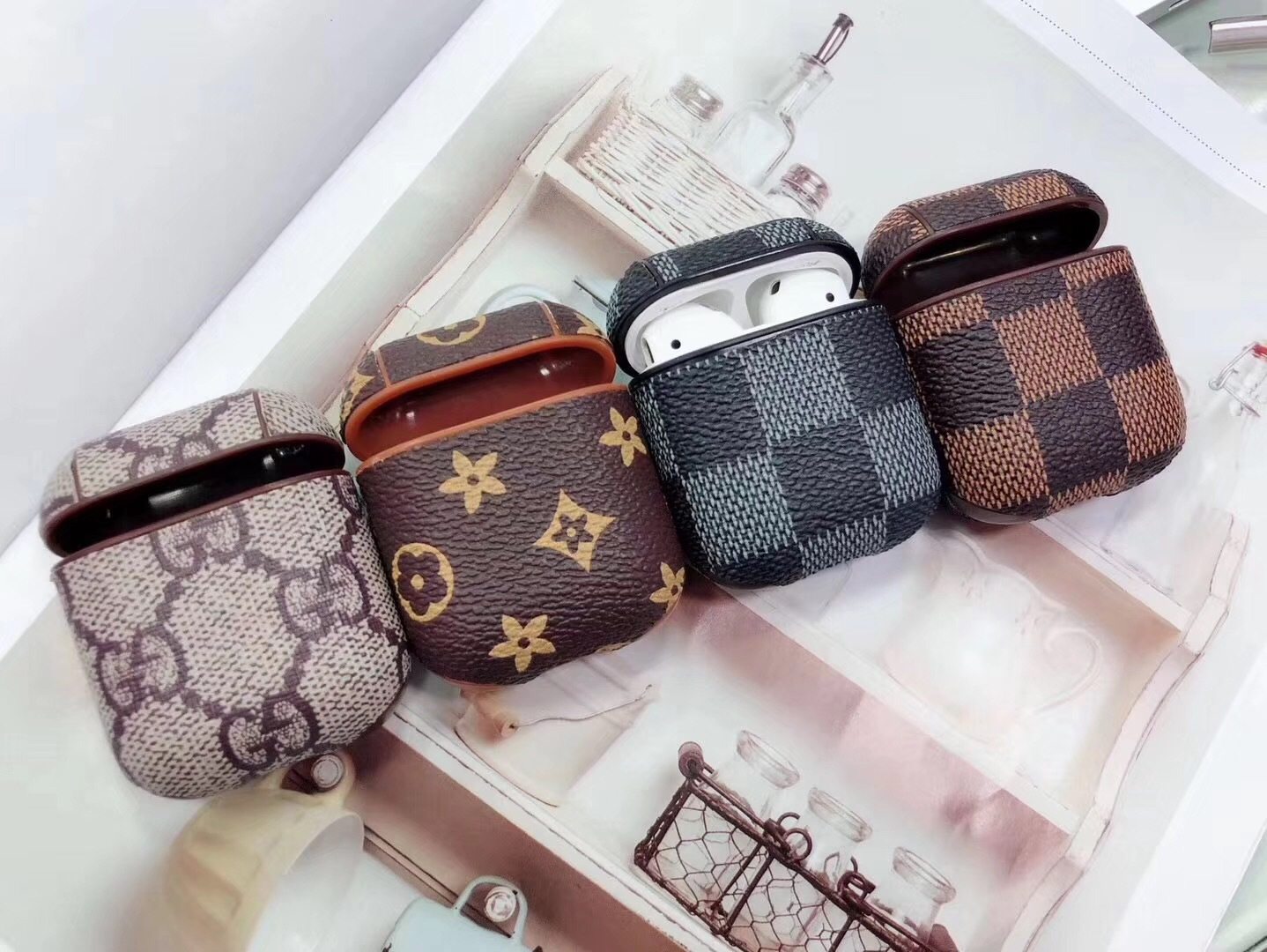 防塵新款CASE皮耳機盒子保護防摔套 外殼Airpods蘋果藍牙收納在類目 3C數碼配件, 手機配件, 手機保護套/殼中 - 來自Buy2taobao.com提供專業的淘寶代購服務