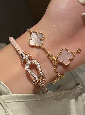 马蹄扣手链本命年红手绳手镯