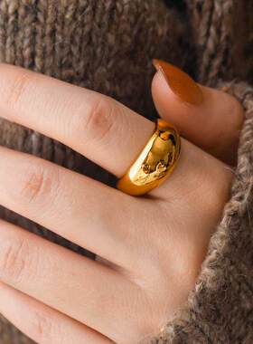 不掉色金色光面弧形戒指