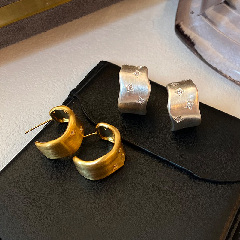 不规则金色耳环复古轻奢