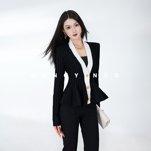 MD依诺【布尔乔亚】2025秋季款显瘦气质时尚拼接V领长袖女款上衣