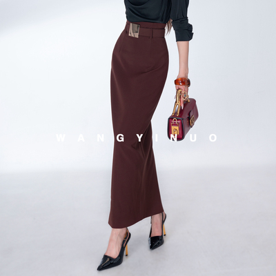 MD依诺【时髦名片】2025早秋款新品魅力时尚轻奢感直筒显瘦半身裙