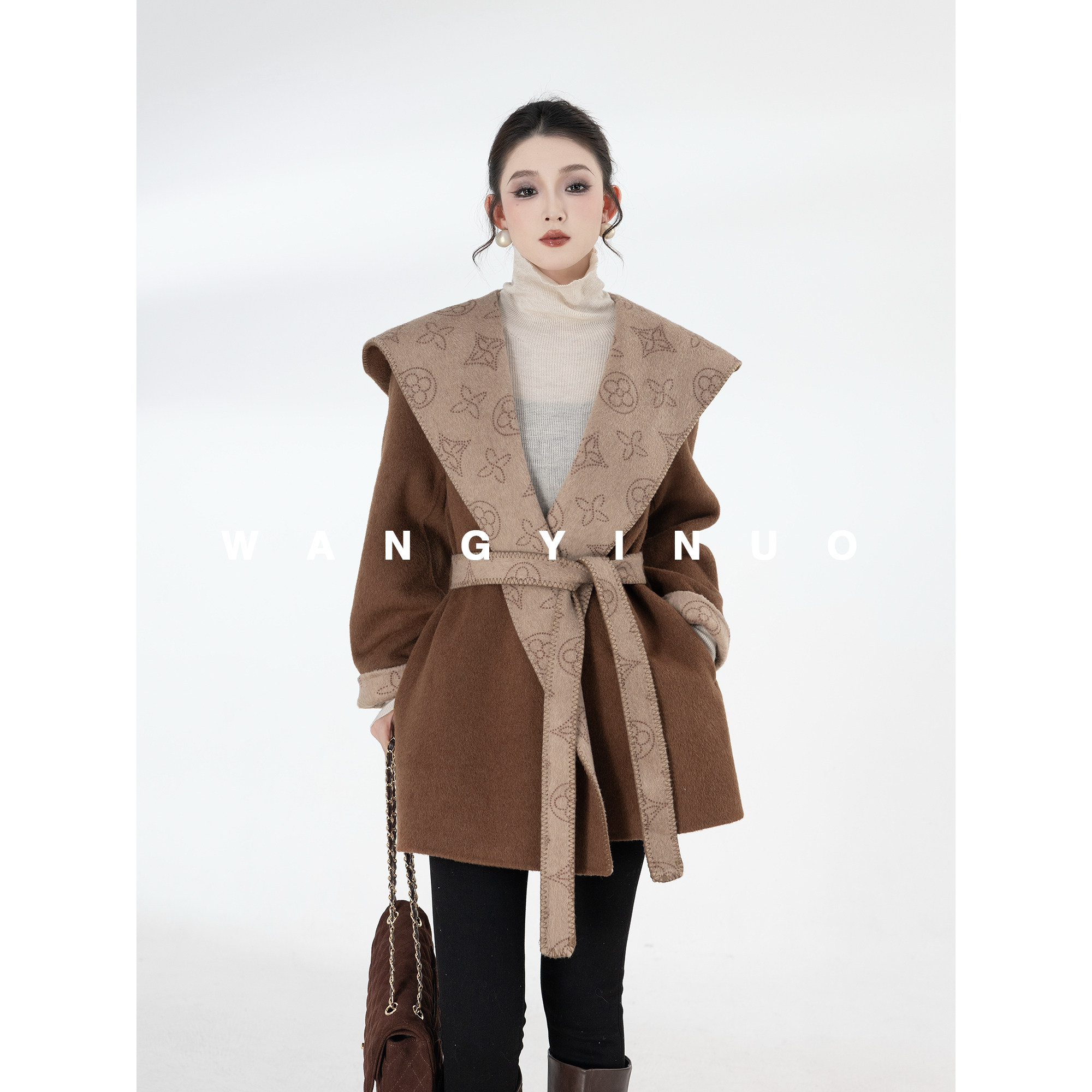 MD依诺【巴塞罗娜】2025冬款显瘦百搭气质通勤设计感连帽羊毛外套