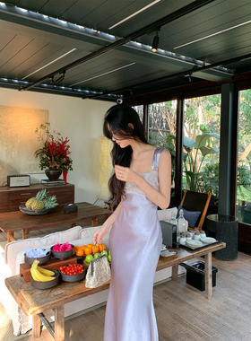 Norain不下雨 紫色缎面高级感吊带连衣裙女早春海边修身包臀长裙