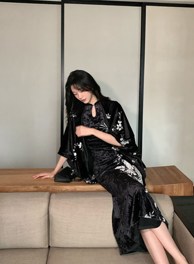 Norain不下雨新中式改良黑色度假连衣裙女冬季丝绒收腰旗袍裙长裙