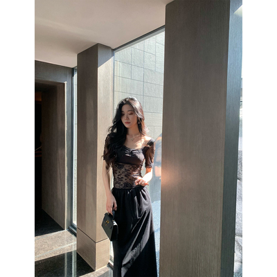 Norain不下雨【3/8春季新品85折】黑色蕾丝拼接交叉露背连衣裙