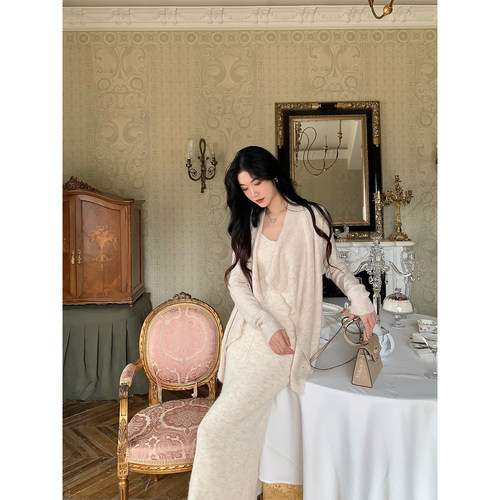 Norain不下雨燕麦色法式收腰修身针织裙套装女秋冬毛衣开衫两件套