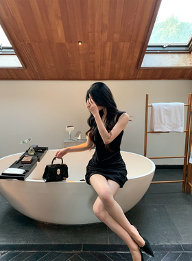 Norain不下雨 【限时7折】辣妹性感收腰鱼骨吊带裙女夏黑色连衣裙