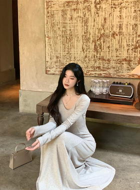 Norain不下雨 燕麦色长袖修身连衣裙女秋冬内搭裙v领收腰针织长裙