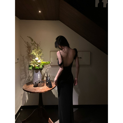 Norain不下雨【3/27春季新品】黑色设计感吊带连衣裙