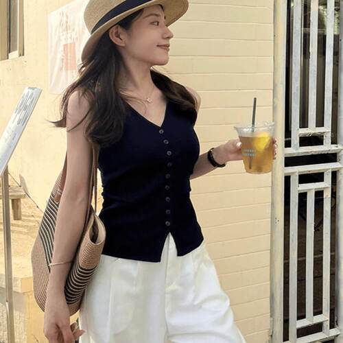 v领冰丝褶皱针织背心女夏设计感