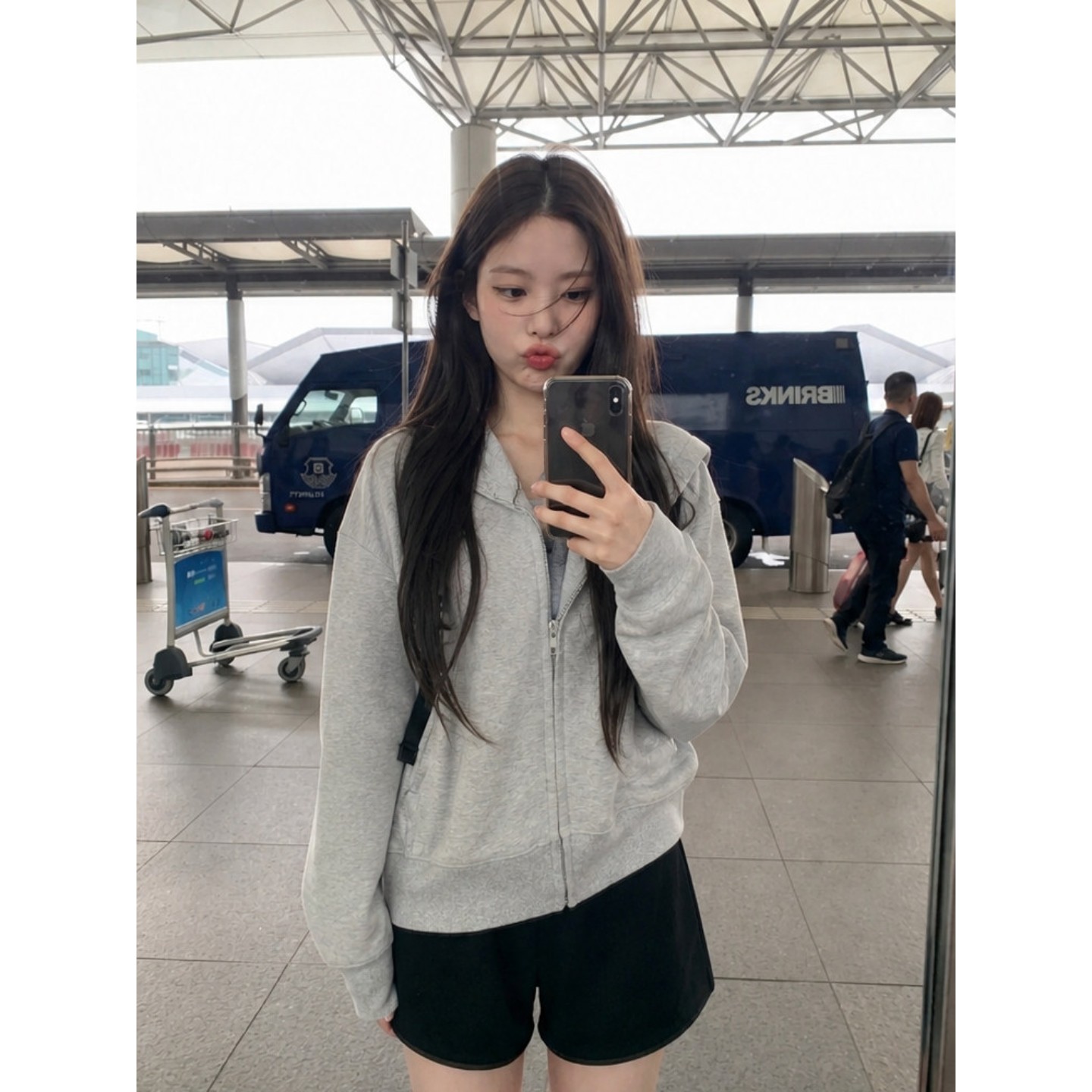 灰色短款卫衣外套女2026新款春秋宽松韩系小个子连帽拉链开衫上衣