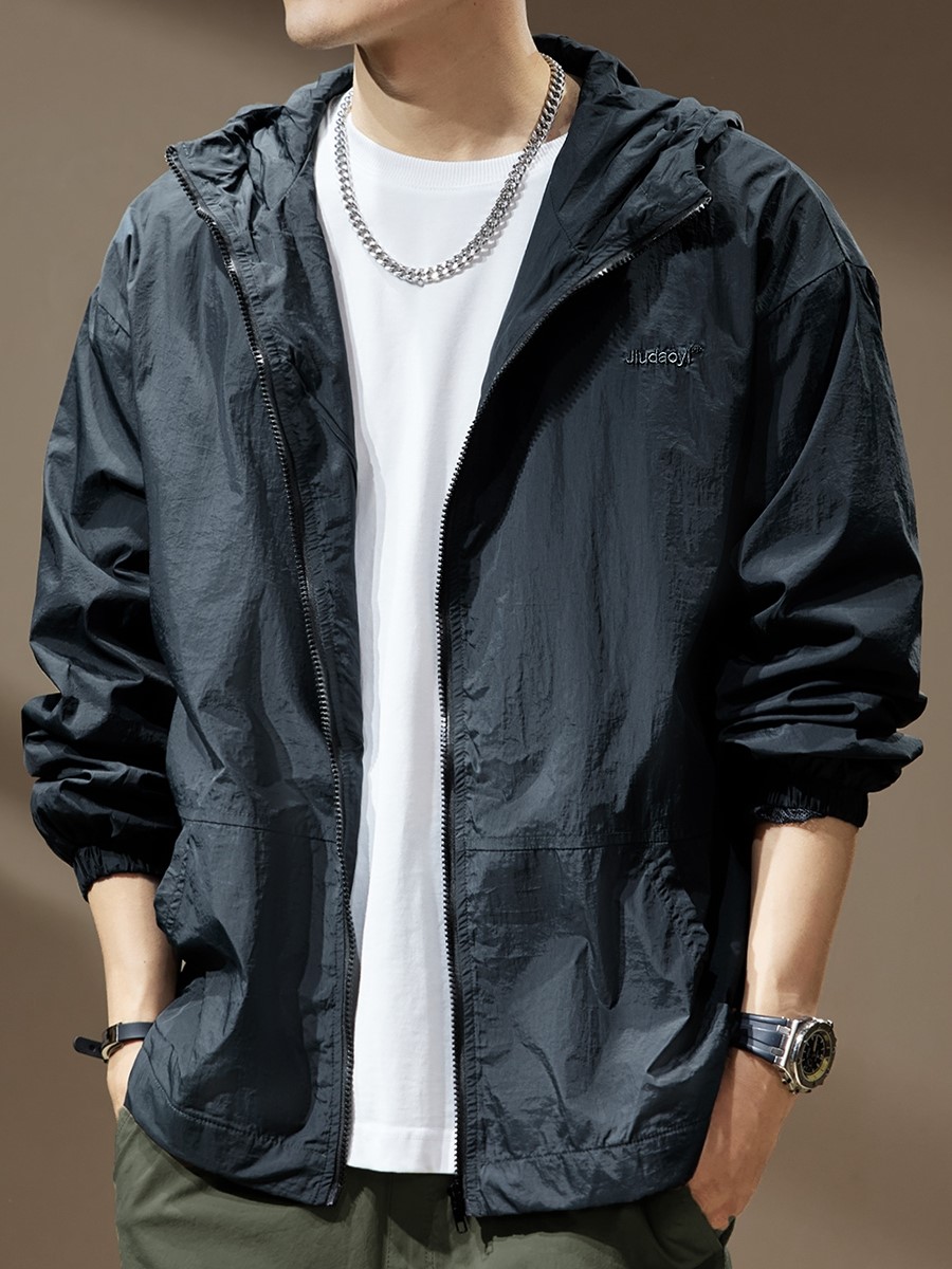 秋季新款山系冲锋衣男户外宽松连帽工装夹克外套防紫外线防晒衣男