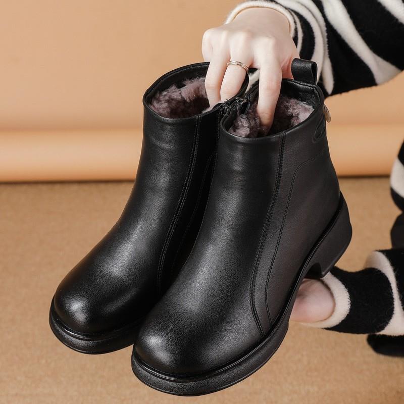 春燕舒适女鞋短靴真皮妈妈鞋女加绒保暖雪地棉防滑中年靴冬季平底