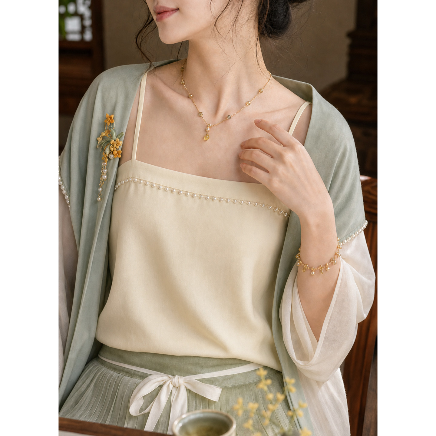 时夏汉服天丝三角褶宋抹吊带图片