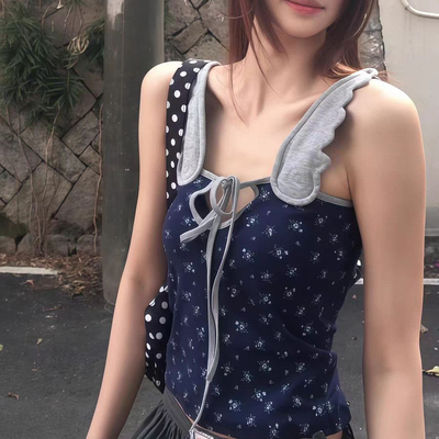 韩系甜辣少女撞色碎花翅膀吊带背心女2026春设计感修身显瘦上衣