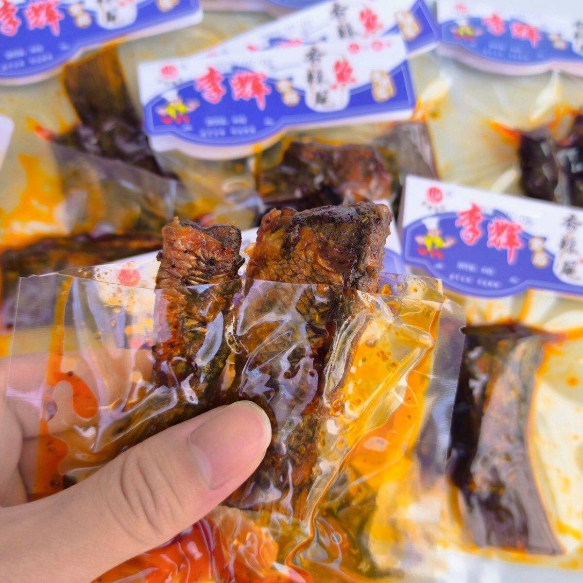 湖南特产李辉香辣鱼尾肉类烟熏鱼尾即食下饭休闲零食独立包装鱼块