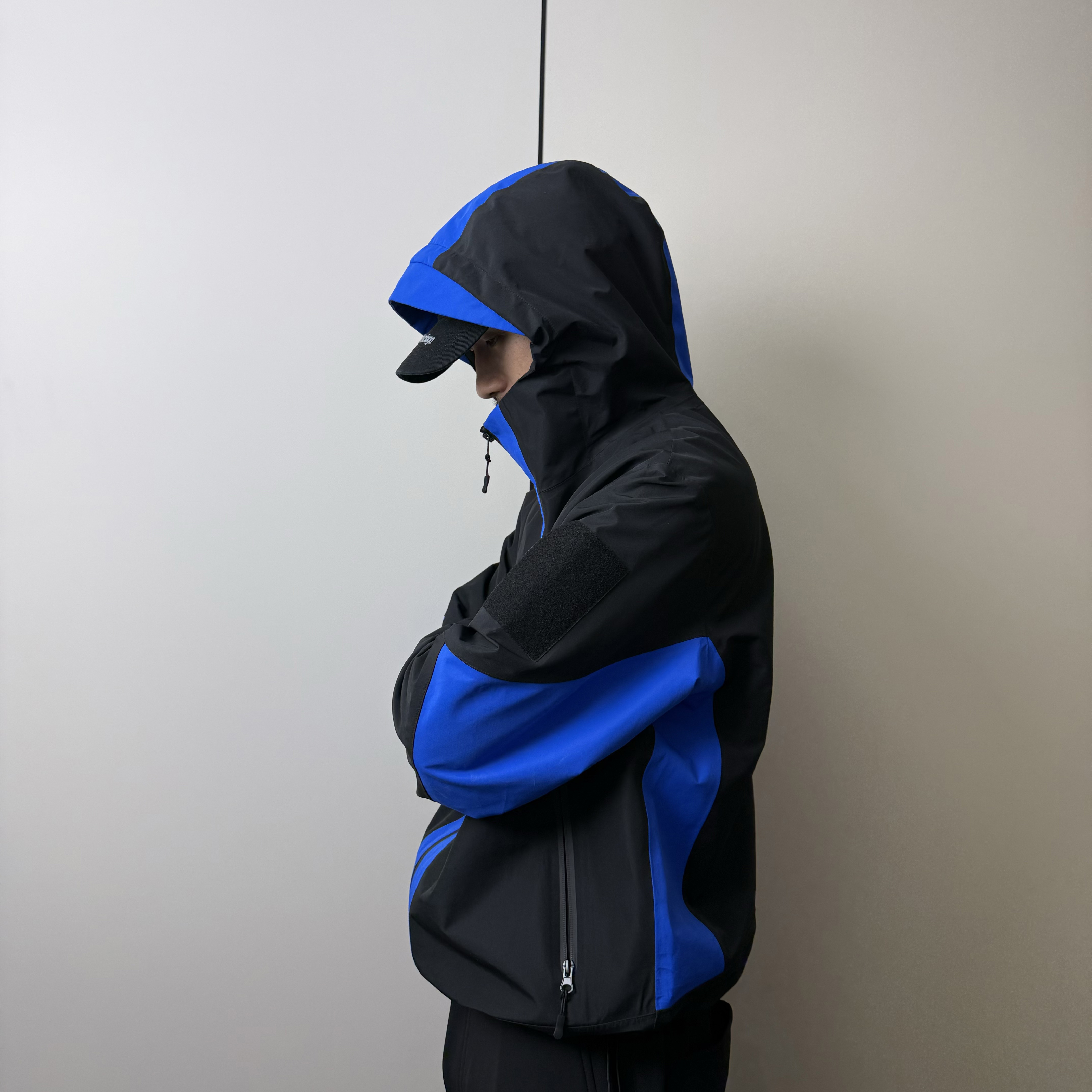 美式撞色拼接防风压胶软壳冲锋衣