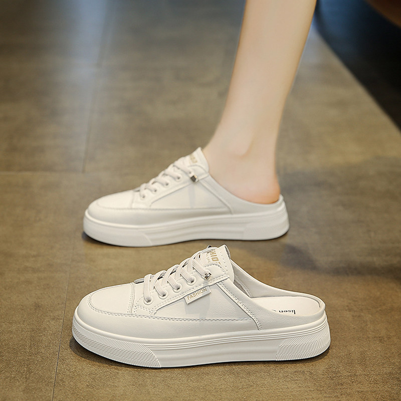 Women wearing slippers 2026 new summer versatile one-foot lazy to