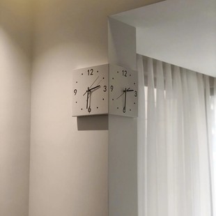 感应发光转角钟正方形客厅简约双面时钟铁制数字镂空两面挂钟钟表