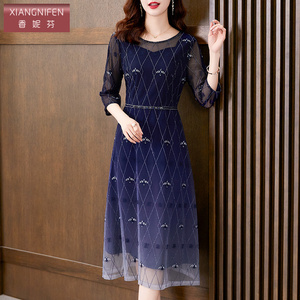 香妮芬品牌高端洋气刺绣连衣裙女2026新款春季中长款通勤气质显瘦