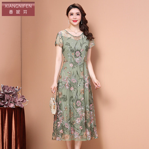 香妮芬气质高贵刺绣连衣裙2026年新款夏季中年妈妈装洋气贵夫人裙