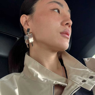 卖耳环的老大爷 日韩向日葵欧尼同款银色亮片串串方块925银针耳环